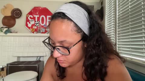 Snapshot of dreamyriri chatting on 09.14.25 RIRI OR DREAMY online show from 09.14.25