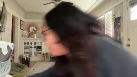 Snapshot of dreamyriri chatting on 10.15.25 RIRI OR DREAMY online show from 10.15.25