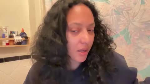 Snapshot of dreamyriri chatting on 11.02.25 RIRI OR DREAMY online show from 11.02.25