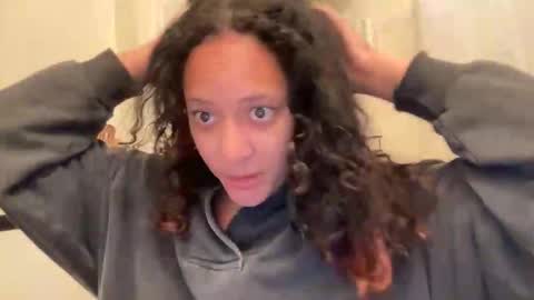 RIRI OR DREAMY online show from 03.14.26