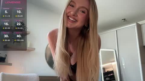 Snapshot of dreamyylilah chatting on 05.21.26 Lilah online show from 05.21.26