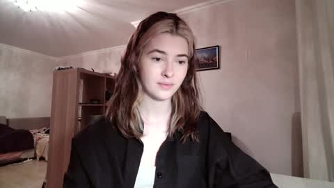 Snapshot of dremazwahlen chatting on 02.05.26 Dia online show from 02.05.26