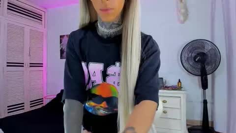 drippyorlove online show from 12.01.25