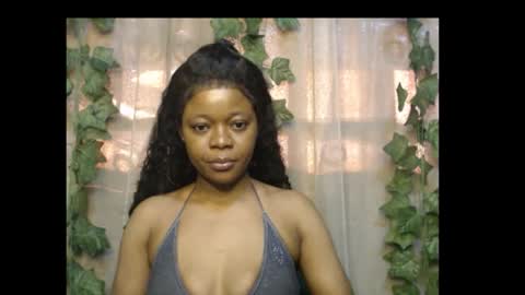 Snapshot of dripqueenx chatting on 10.06.25 linda online show from 10.06.25