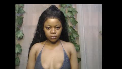 Snapshot of dripqueenx chatting on 10.10.25 linda online show from 10.10.25