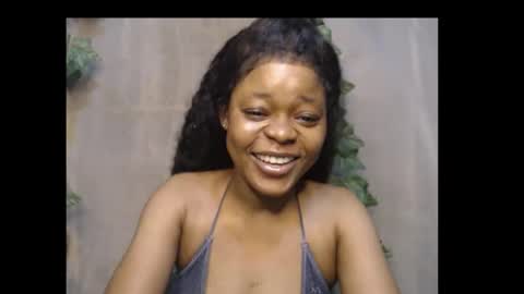 Snapshot of dripqueenx chatting on 10.11.25 linda online show from 10.11.25