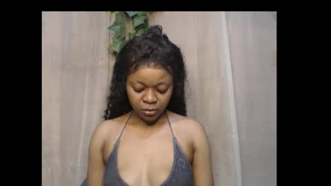 Snapshot of dripqueenx chatting on 11.02.25 linda online show from 11.02.25