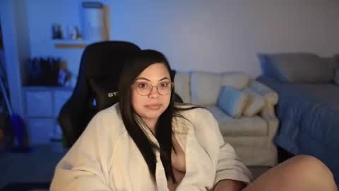 Snapshot of drizzypeach602 chatting on 12.11.24 Drizzypeach602 online show from 12.11.24