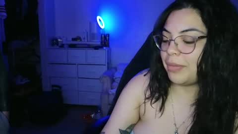 Snapshot of drizzypeach602 chatting on 02.05.25 Drizzypeach602 online show from 02.05.25