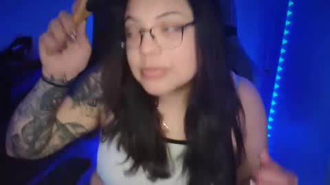 Snapshot of drizzypeach602 chatting on 10.25.25 Drizzypeach602 online show from 10.25.25