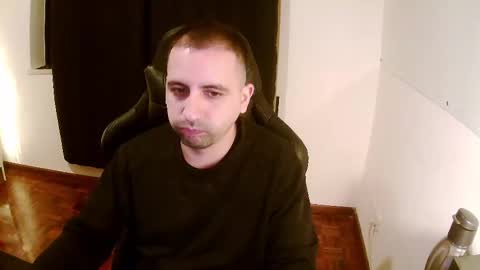 Snapshot of droooooones chatting on 02.10.25 droooooones online show from 02.10.25