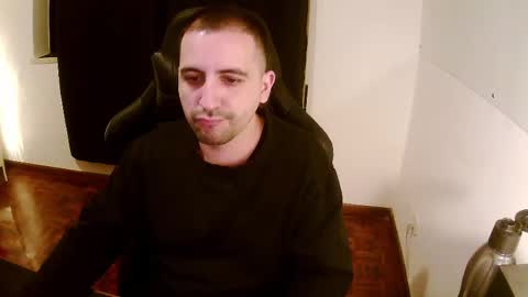 Snapshot of droooooones chatting on 02.11.25 droooooones online show from 02.11.25