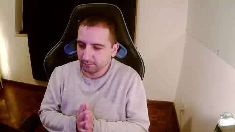 Snapshot of droooooones chatting on 02.23.25 droooooones online show from 02.23.25