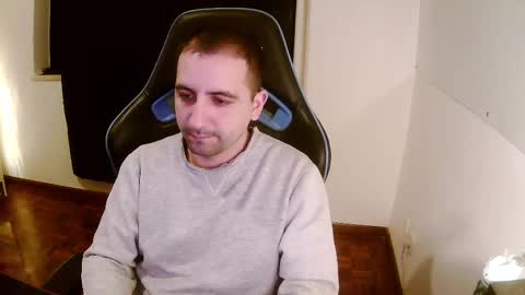 Snapshot of droooooones chatting on 02.24.25 droooooones online show from 02.24.25