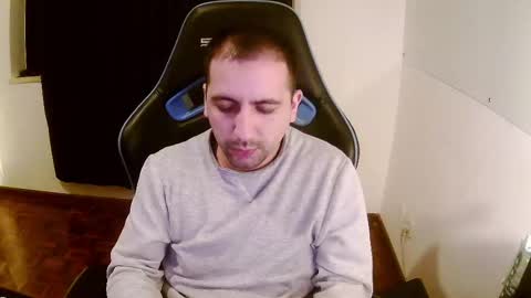 Snapshot of droooooones chatting on 02.25.25 droooooones online show from 02.25.25