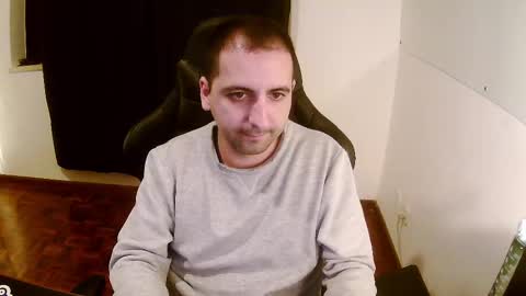 Snapshot of droooooones chatting on 02.27.25 droooooones online show from 02.27.25