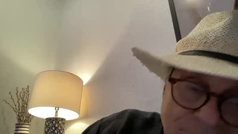 Snapshot of drtony4u222 chatting on 02.08.25 DrTony4u222100 online show from 02.08.25