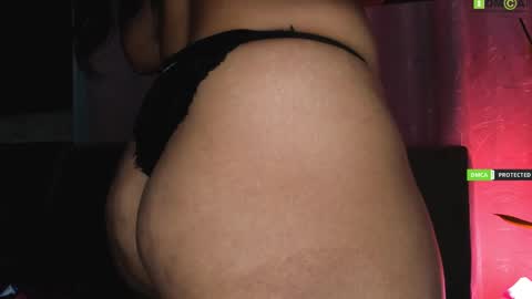 Snapshot of duamilktits chatting on 11.13.25 duamilktits online show from 11.13.25