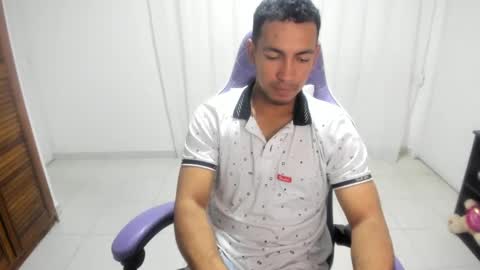 Snapshot of duilber chatting on 10.24.25 Duilber online show from 10.24.25