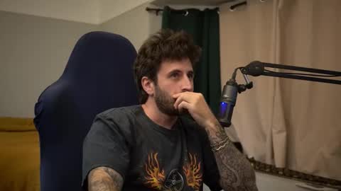 Snapshot of dukethedude chatting on 10.26.25 Duke online show from 10.26.25