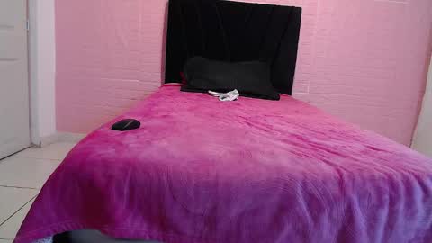 dulce1609 online show from 11.21.25