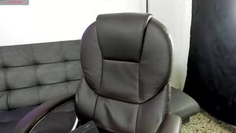 Snapshot of dulce_kitty13 chatting on 11.16.25 Kitty online show from 11.16.25