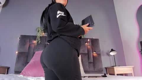 DULCE AURORA online show from 11.28.25