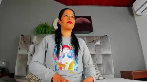 DULCE AURORA online show from 02.25.26