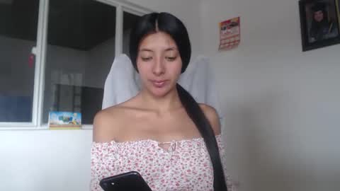 Snapshot of dulceisabellax chatting on 01.17.25 dulceisabellax online show from 01.17.25