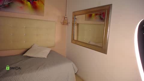 Snapshot of dulcerose01 chatting on 03.07.25 Dulce Rose online show from 03.07.25