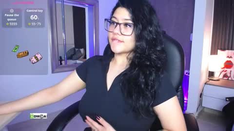 Snapshot of dulcerose01 chatting on 09.09.25 Dulce Rose online show from 09.09.25