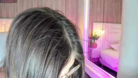 Snapshot of dulcevela chatting on 10.03.25 dulcevela online show from 10.03.25