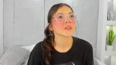 Snapshot of dulcevela chatting on 10.30.25 dulcevela online show from 10.30.25