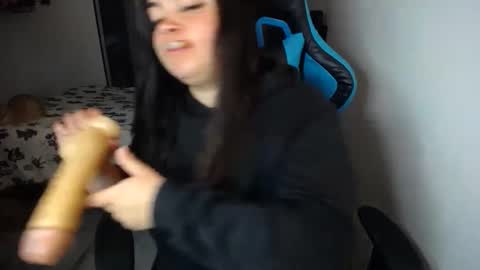 Nicole   online show from 10.10.25