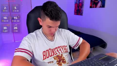 Snapshot of dunkan_kravitz chatting on 02.19.26 Dunkan Kravitz online show from 02.19.26