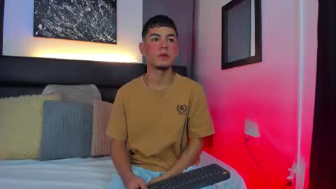 Snapshot of duolust chatting on 09.09.25 Thomas and Noah online show from 09.09.25