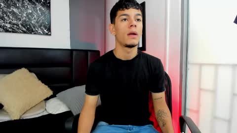 Snapshot of duolust chatting on 09.27.25 Thomas and Noah online show from 09.27.25