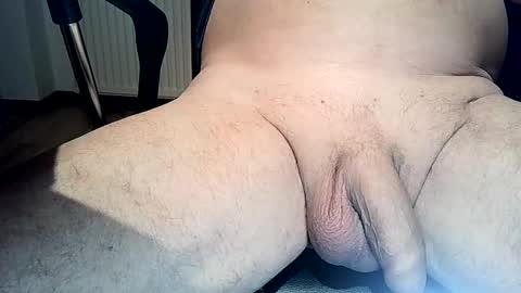 Snapshot of duria17 chatting on 09.20.25 duria17 online show from 09.20.25