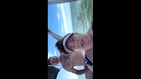 Snapshot of durty_couple19 chatting on 09.14.25 durty_couple19 online show from 09.14.25