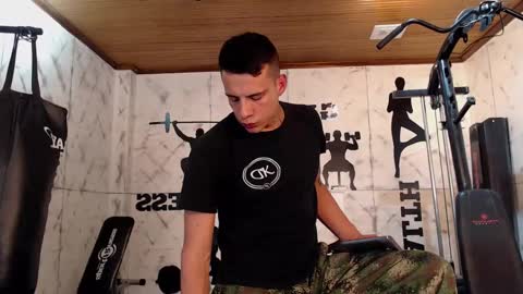 Dustin Sonne online show from 01.12.25
