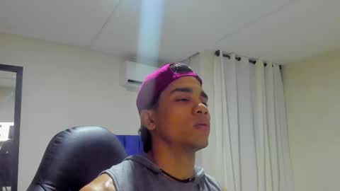 DUSTYN MICHELLE online show from 02.01.26