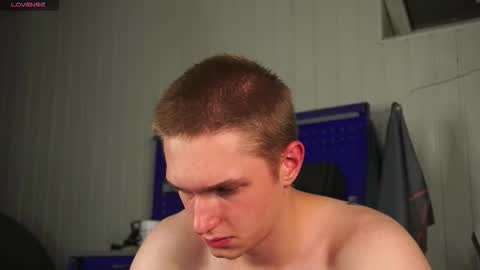 Snapshot of dustyn_fox chatting on 10.09.25 Dustyn online show from 10.09.25