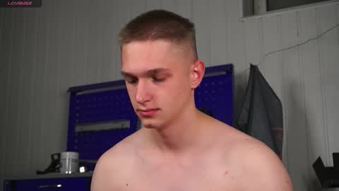 Snapshot of dustyn_fox chatting on 10.16.25 Dustyn online show from 10.16.25