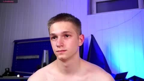 Snapshot of dustyn_fox chatting on 10.31.25 Dustyn online show from 10.31.25