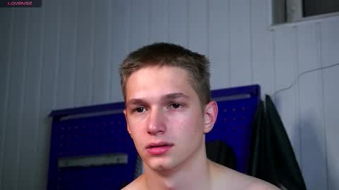 Snapshot of dustyn_fox chatting on 11.06.25 Dustyn online show from 11.06.25