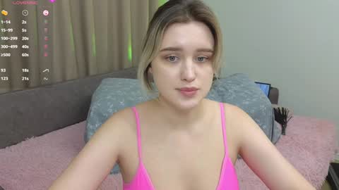 Snapshot of dusyastar chatting on 12.17.24 Dusya online show from 12.17.24