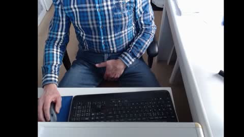 Snapshot of dutchpornking2 chatting on 01.14.25 dutchpornking2 online show from 01.14.25