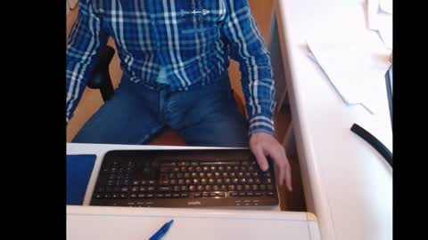 Snapshot of dutchpornking2 chatting on 01.15.25 dutchpornking2 online show from 01.15.25