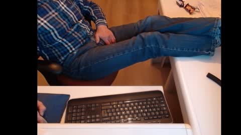 Snapshot of dutchpornking2 chatting on 01.18.25 dutchpornking2 online show from 01.18.25