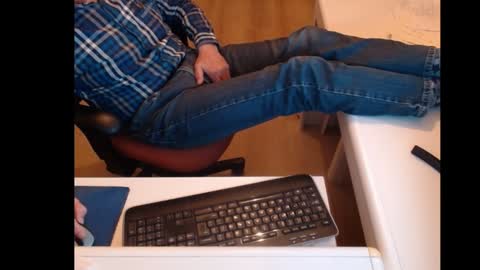 Snapshot of dutchpornking2 chatting on 01.18.25 dutchpornking2 online show from 01.18.25